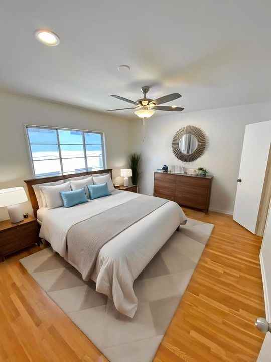 817 S Windsor Blvd - Photo 5 of 46