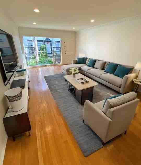 817 S Windsor Blvd - Photo 7 of 46