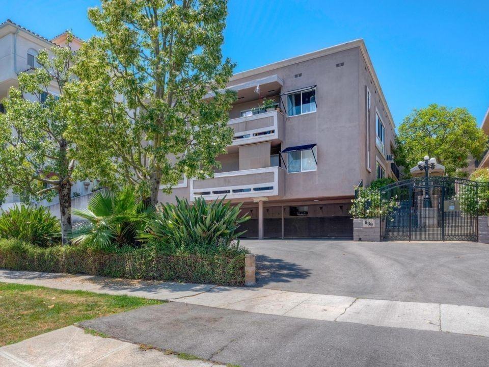 833 - 839 S Plymouth Blvd - Photo 3 of 50