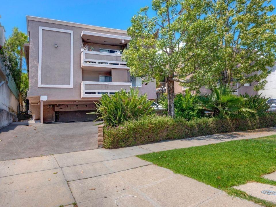 833 - 839 S Plymouth Blvd - Photo 5 of 50