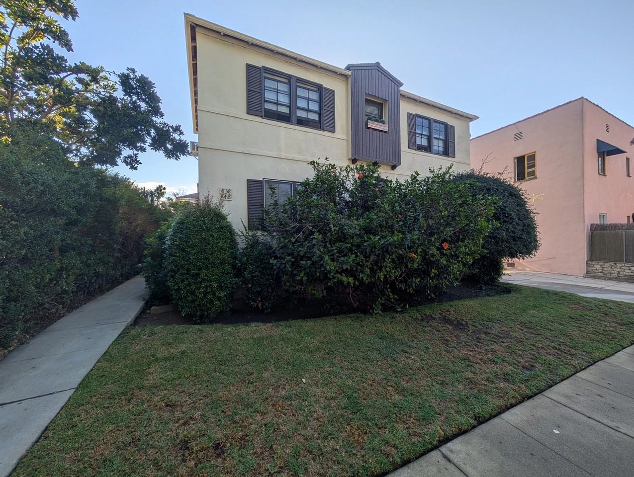 838 N Sweetzer Ave - Photo 3 of 29