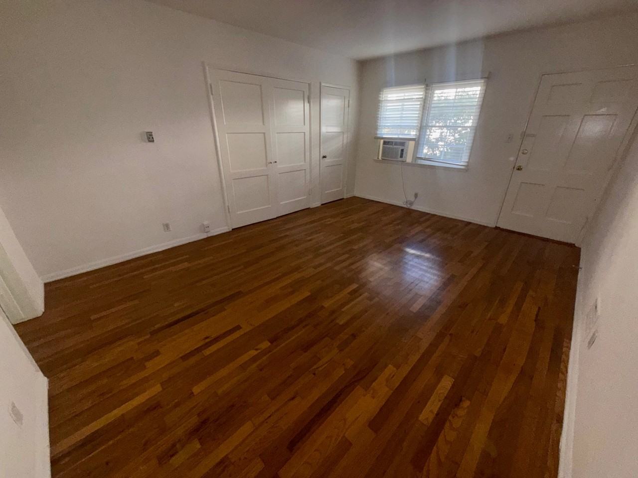 838 N Sweetzer Ave - Photo 4 of 29