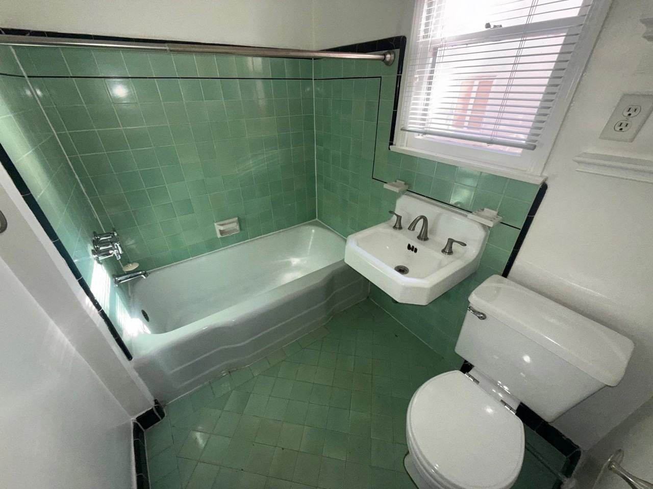 838 N Sweetzer Ave - Photo 7 of 29