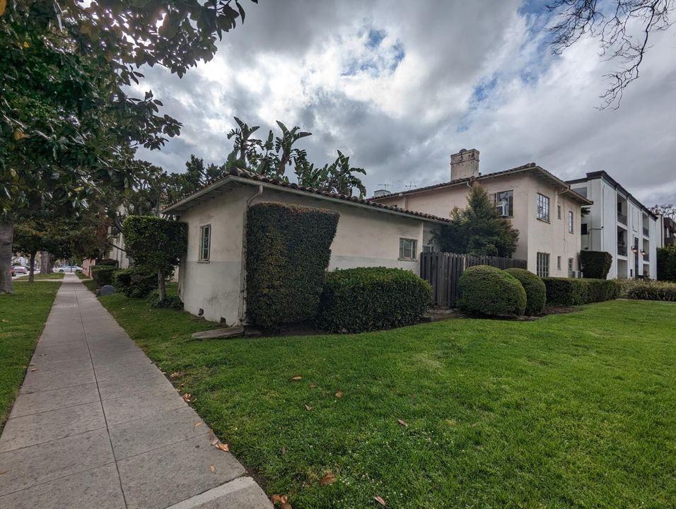 9120 Beverly Blvd - Photo 3 of 4