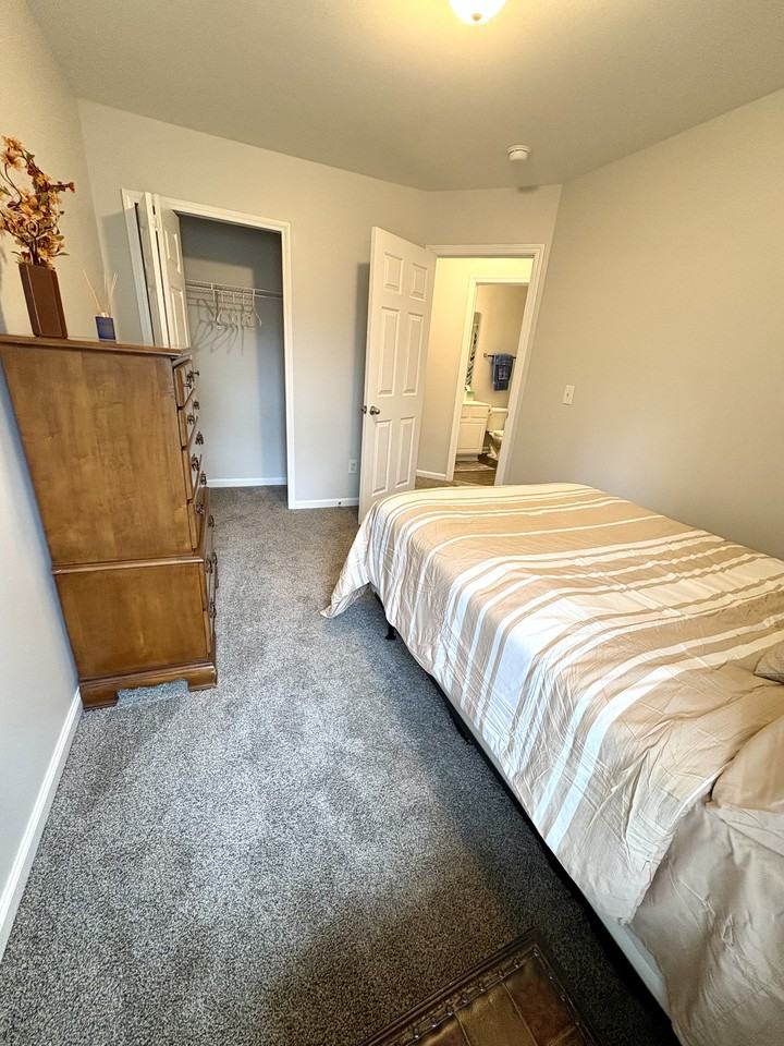 505 Elm Ave #505 - Photo 3 of 17