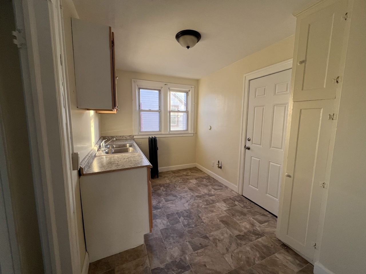 13918 Roselawn St #NA - Photo 3 of 12