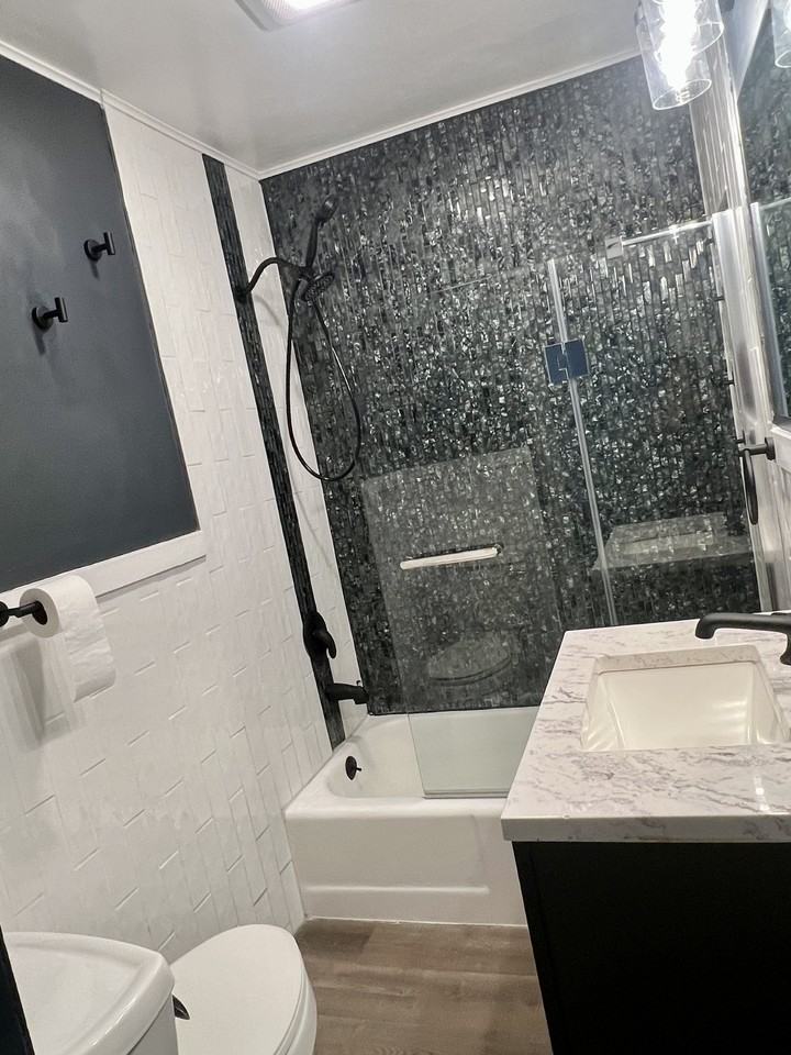 930 Monroe Ave #02 - Photo 3 of 18