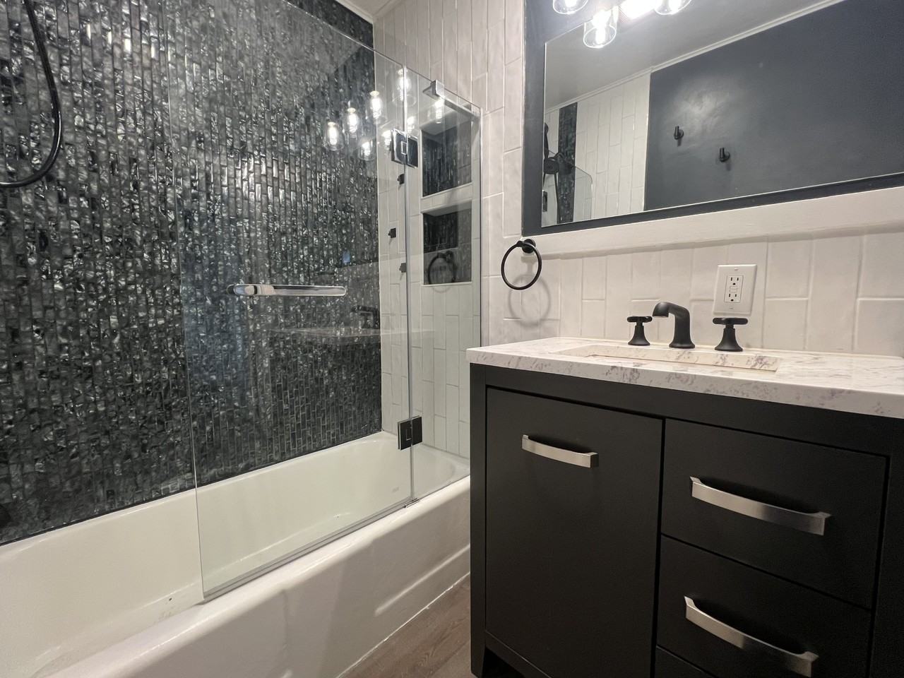 930 Monroe Ave #02 - Photo 4 of 18