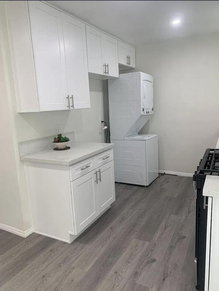 5653-5655.5 Willow Crest - Photo 4 of 14