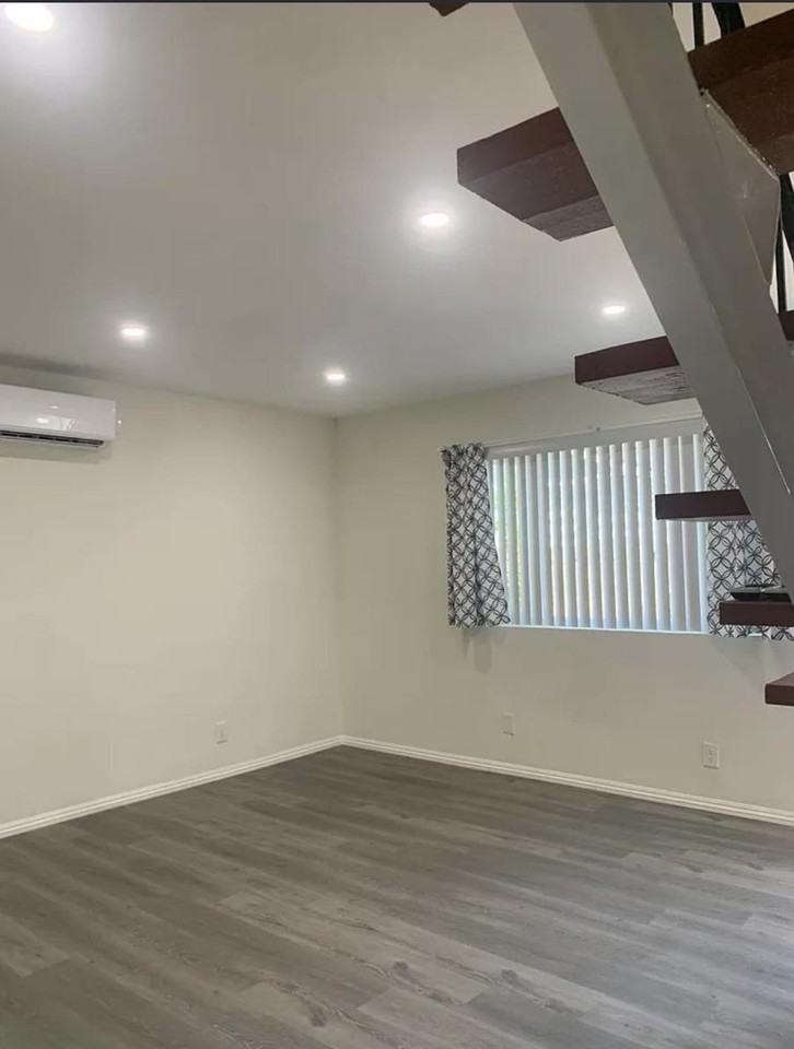 5653-5655.5 Willow Crest - Photo 5 of 14