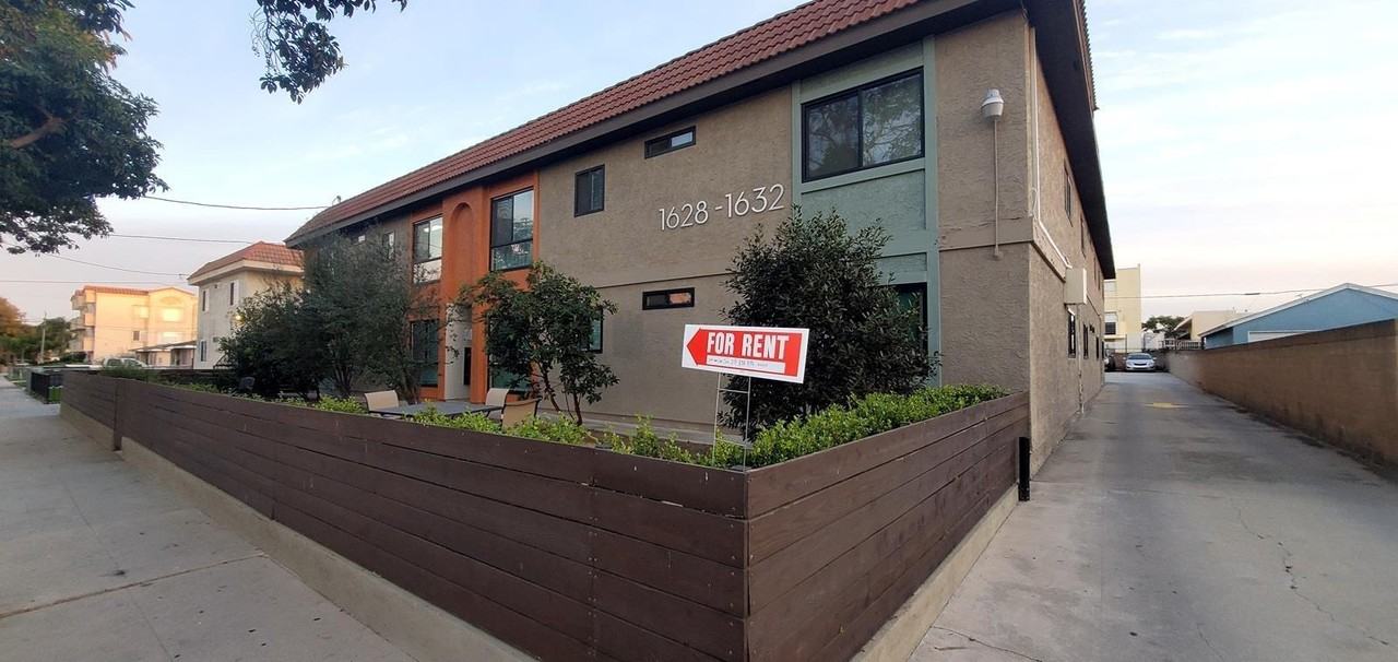 1628 W 218th St - Photo 2 of 50