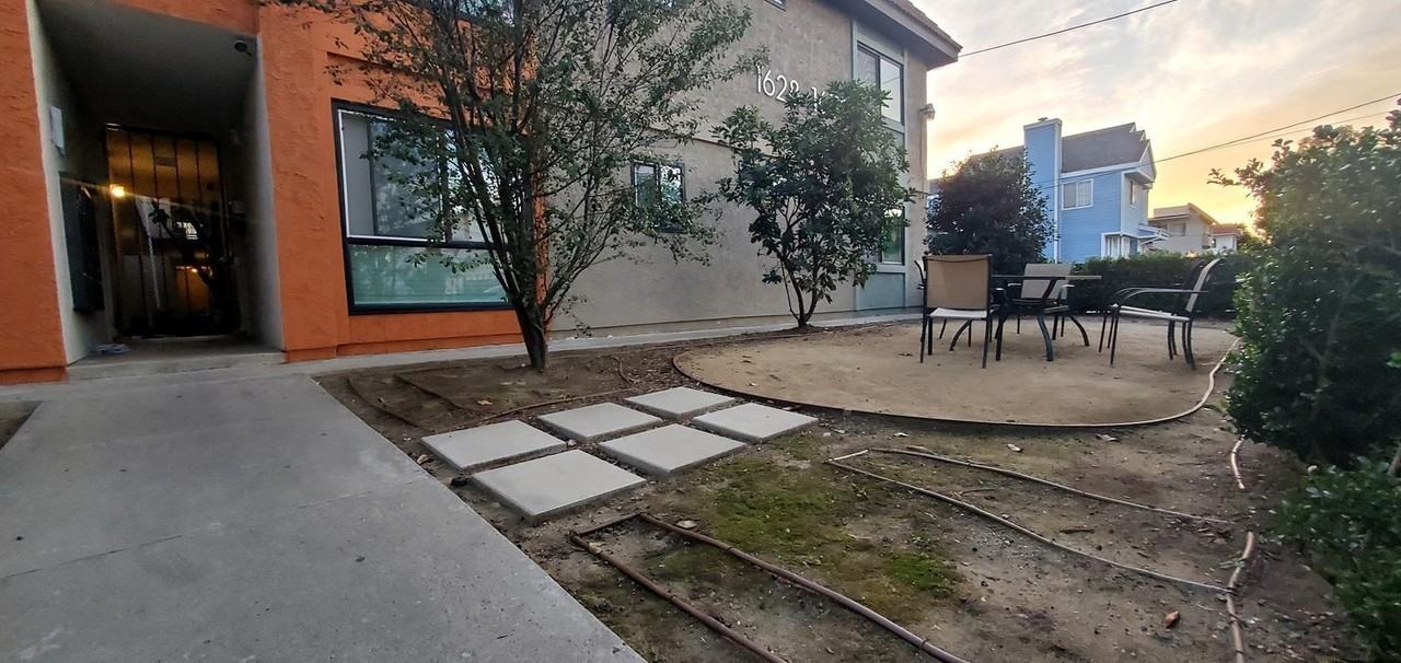 1628 W 218th St - Photo 3 of 50