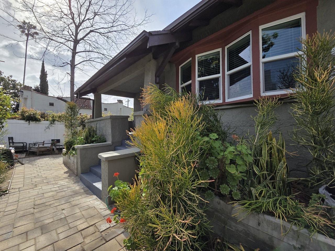 1411 Mohawk St - Photo 4 of 27