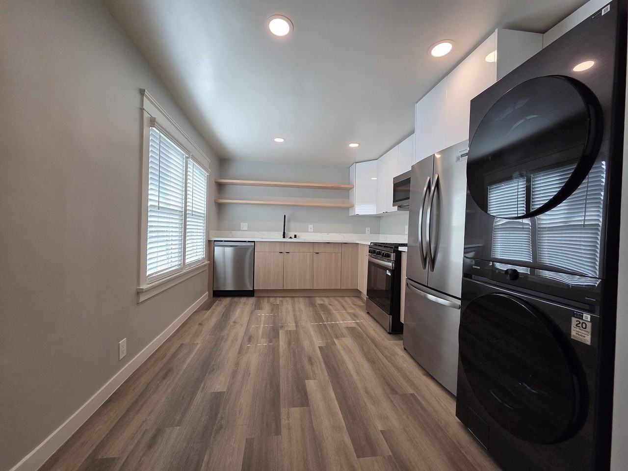 1411 Mohawk St - Photo 6 of 27