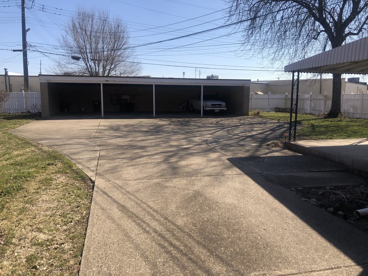 4760 Holiday Dr #4 - Photo 3 of 23