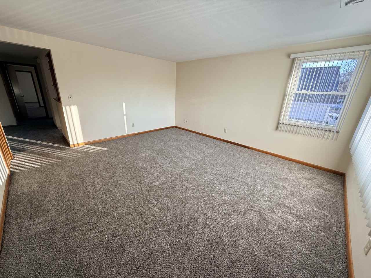 4760 Holiday Dr #4 - Photo 4 of 23