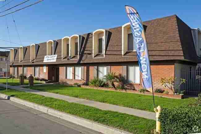 Ryon ave Apartments - Photo 2 of 25