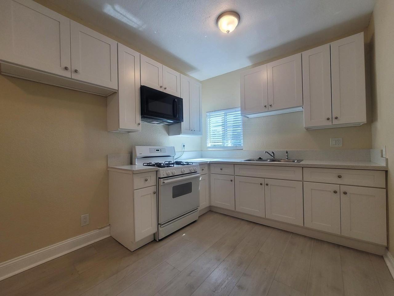 Euclid Apartments - Photo 6 of 15