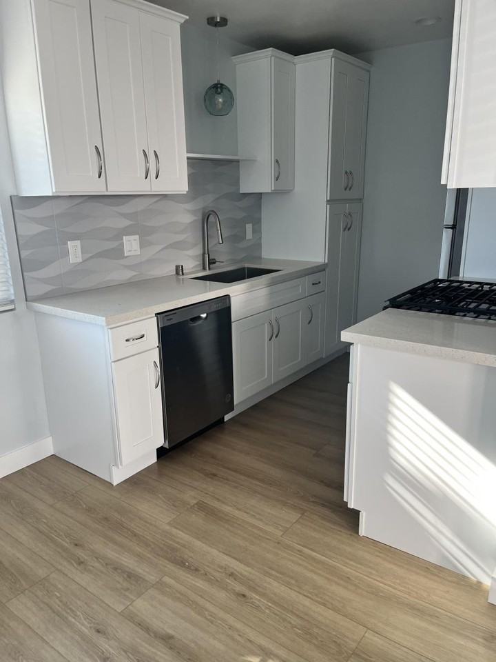 418-422 N Broadway - Photo 5 of 30