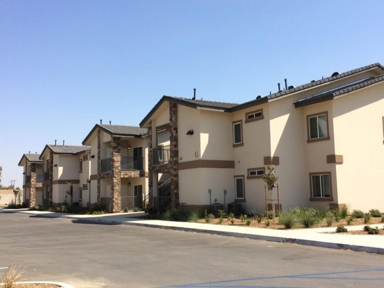 Sablewood Gardens - Photo 4 of 38