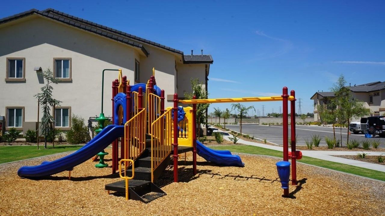 Sablewood Gardens - Photo 7 of 38