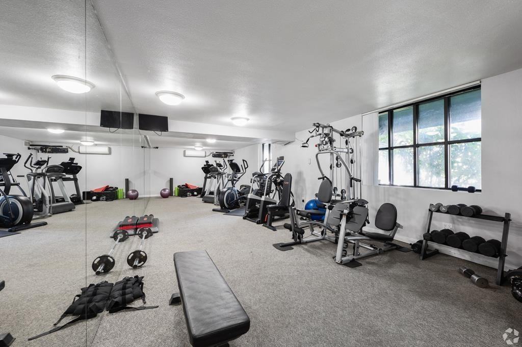 Poinsettia Club - Photo 4 of 10