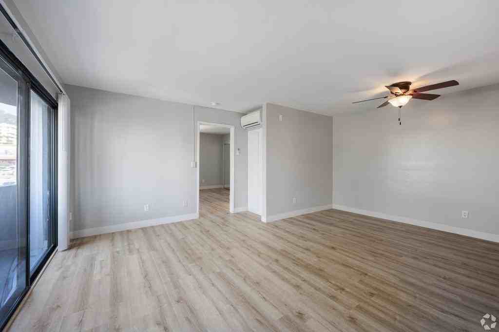 Poinsettia Club - Photo 6 of 10