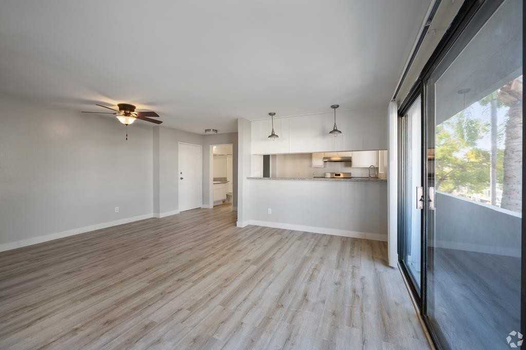 Poinsettia Club - Photo 7 of 10