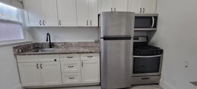 1750 1st St - Photo 4 of 20