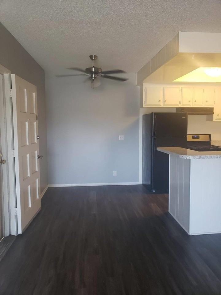 Sunset Cove Apartments - Photo 2 of 9