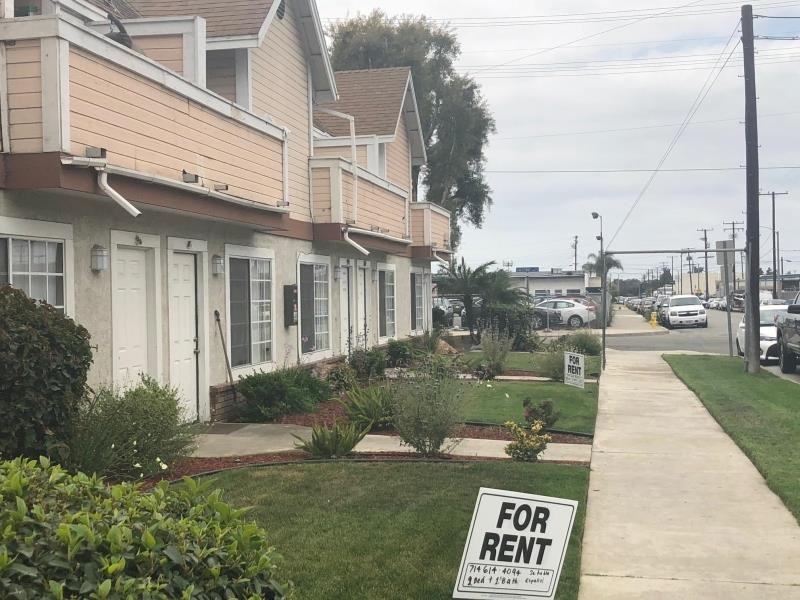 550 Williamson Ave - Photo 3 of 24