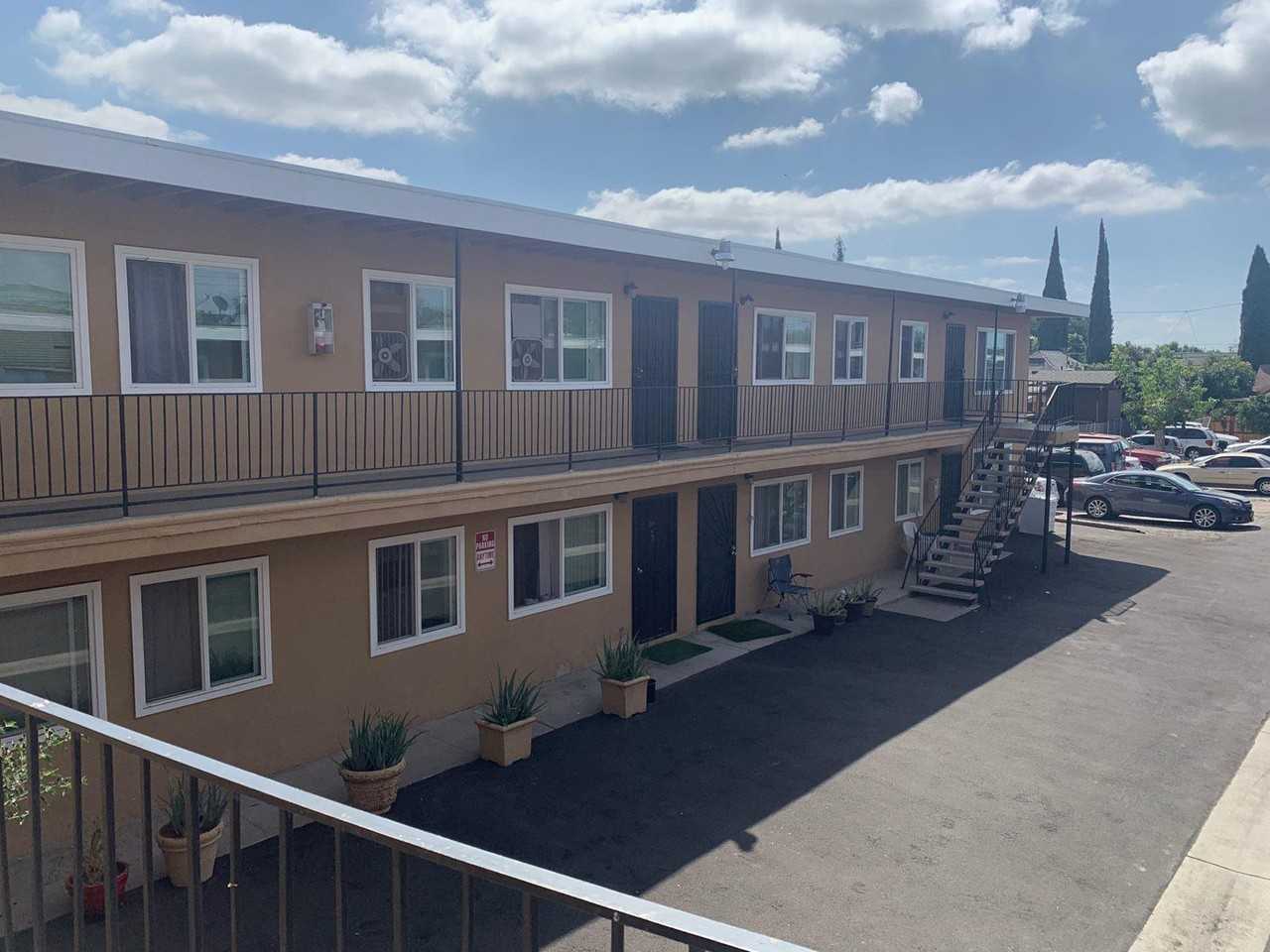 Bishop Apartments - Photo 2 of 7