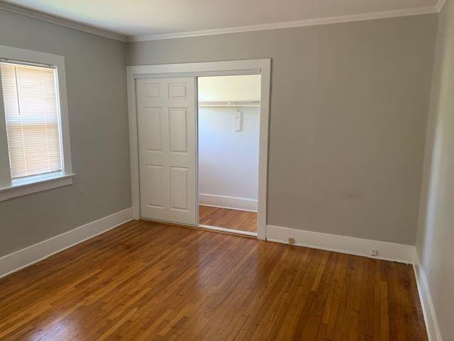 246 Newport Ave - Photo 4 of 26