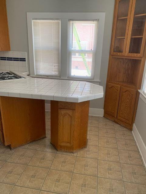 246 Newport Ave - Photo 5 of 26