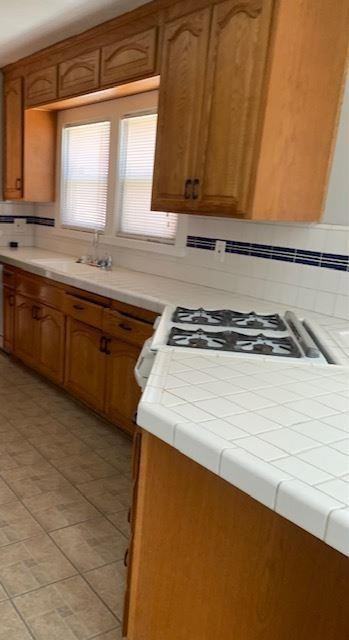 246 Newport Ave - Photo 6 of 26