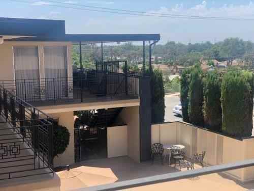 1755 Malvern - Photo 3 of 19