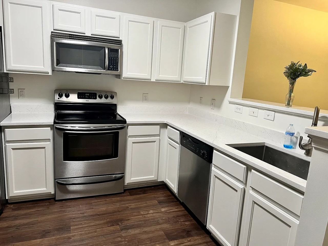 519 Donatello Ave - Photo 4 of 37