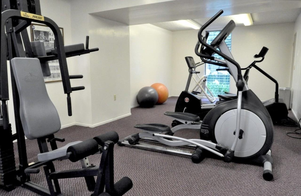 Woodland House Apartments - Photo 5 of 50