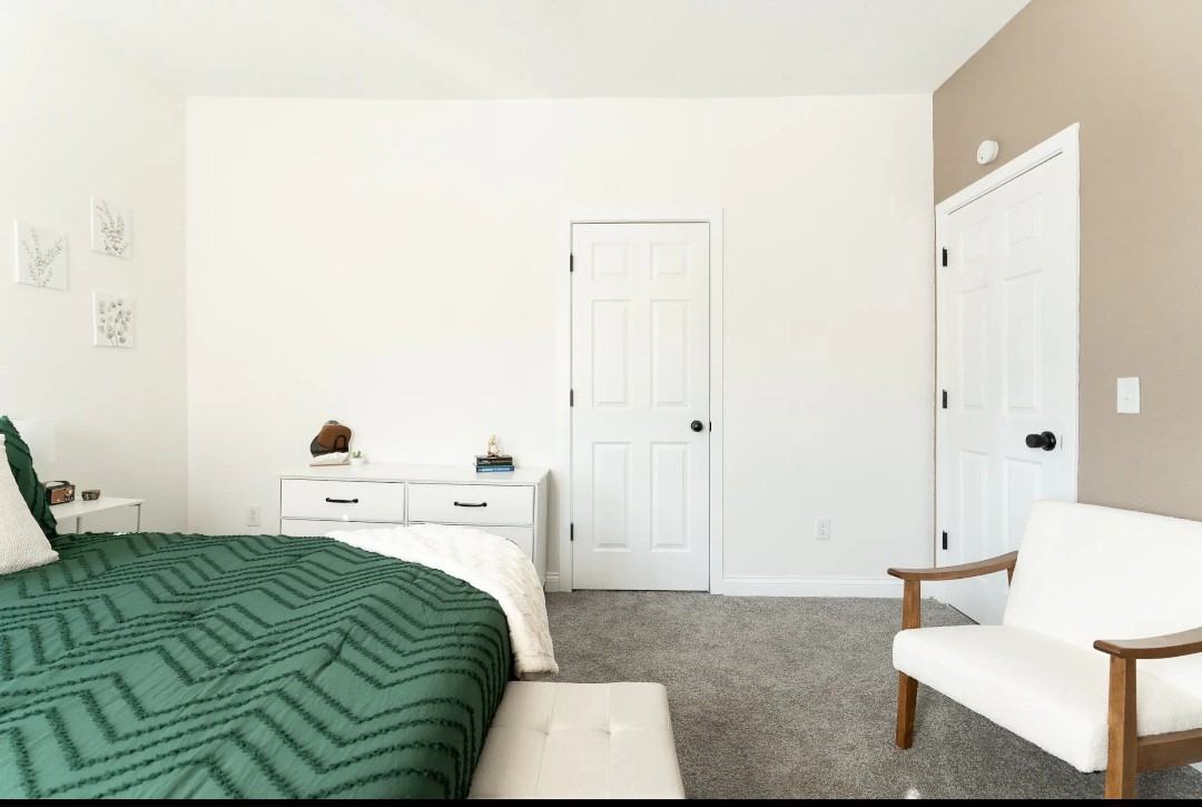 2415 N College Ave #2 - Photo 3 of 13