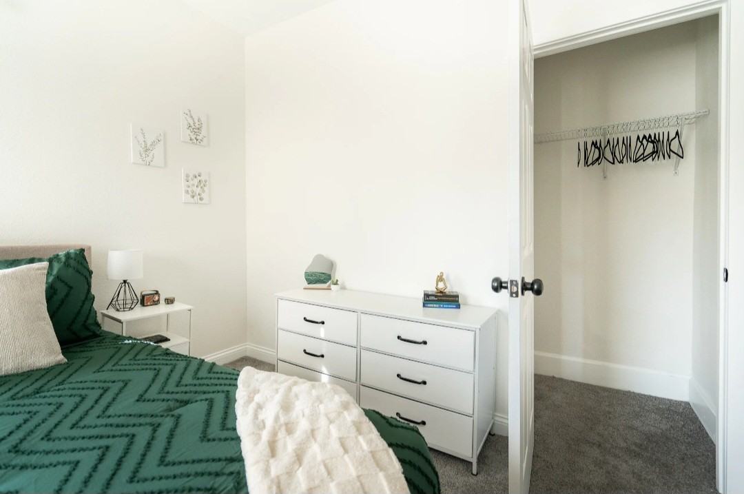 2415 N College Ave #2 - Photo 4 of 13