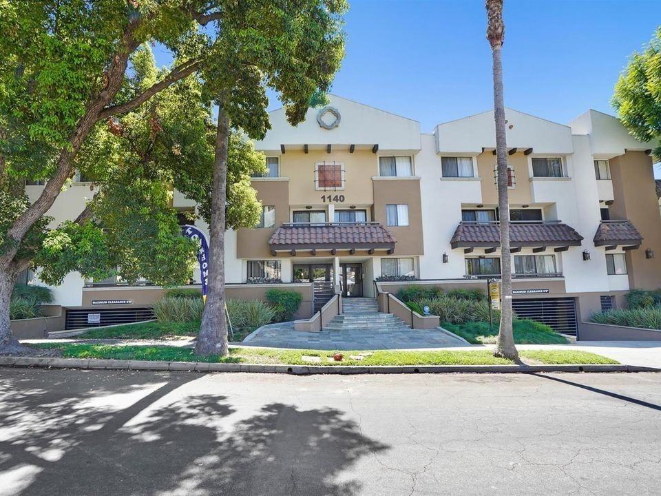 1140 Winchester - Photo 2 of 50