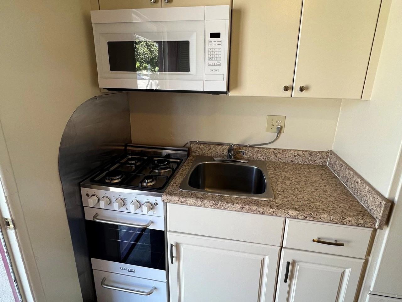 1851 Riverside Drive - Photo 3 of 50