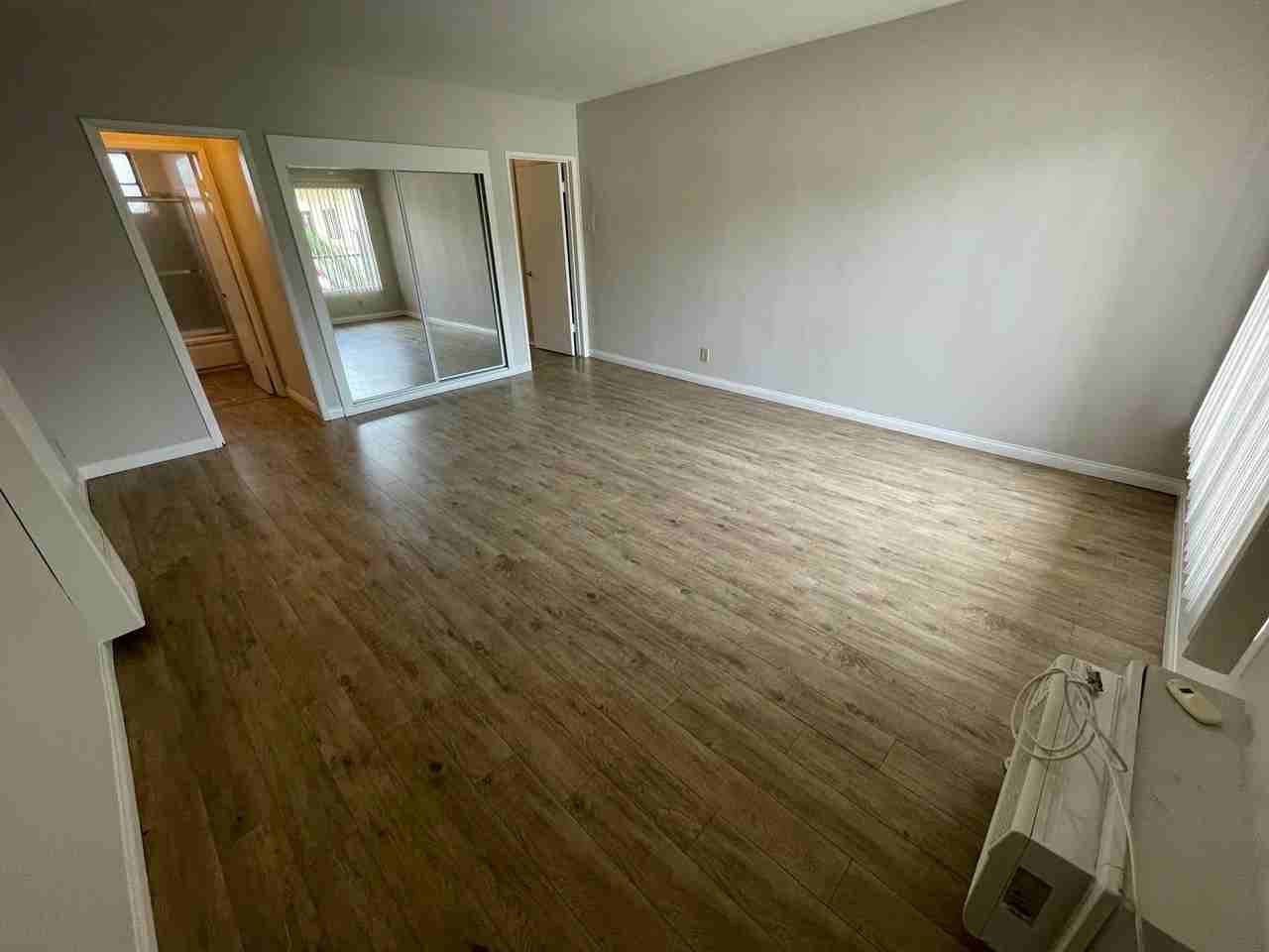 211 North Isabel - Photo 6 of 46
