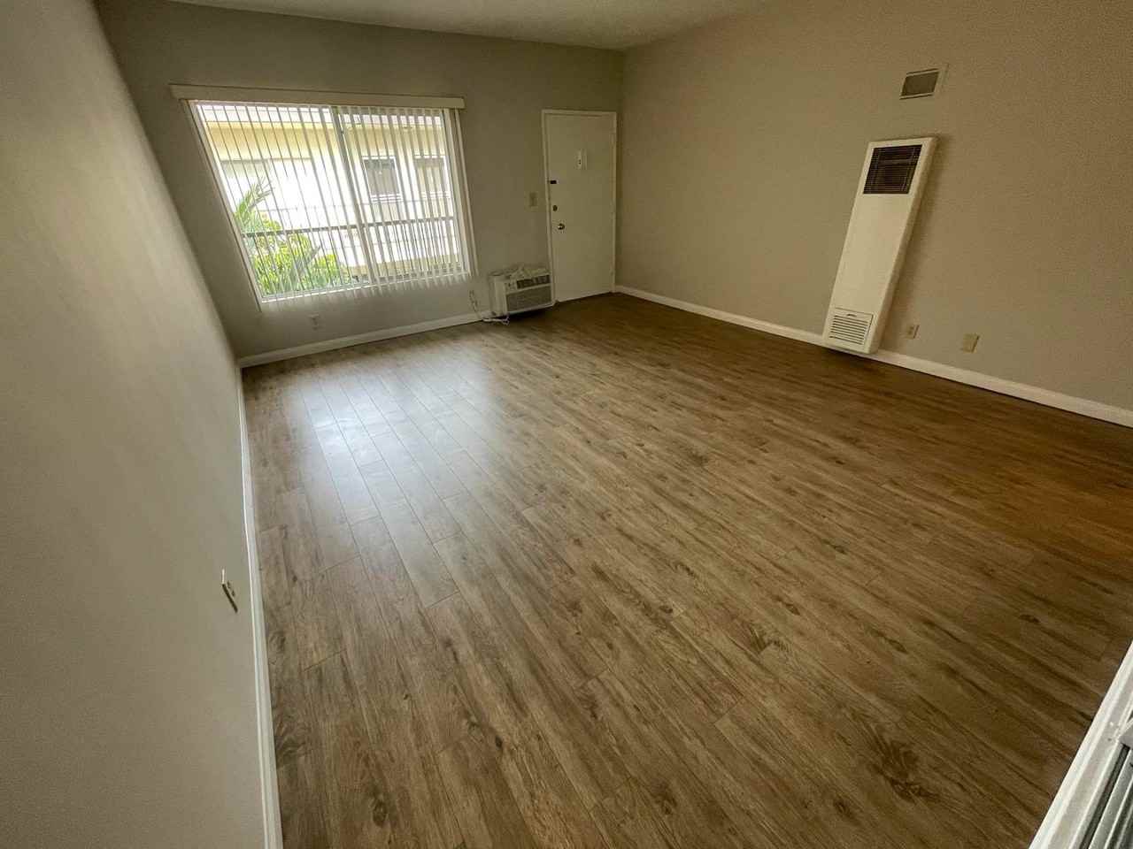 211 North Isabel - Photo 7 of 50