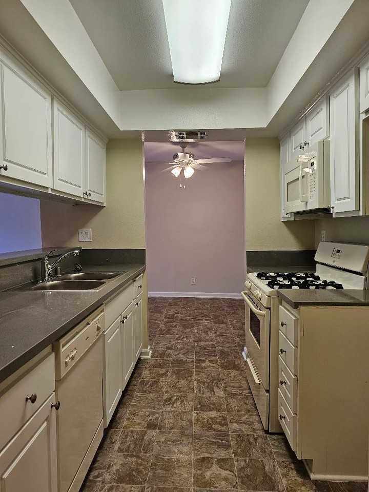 265 West Tujunga - Photo 5 of 48