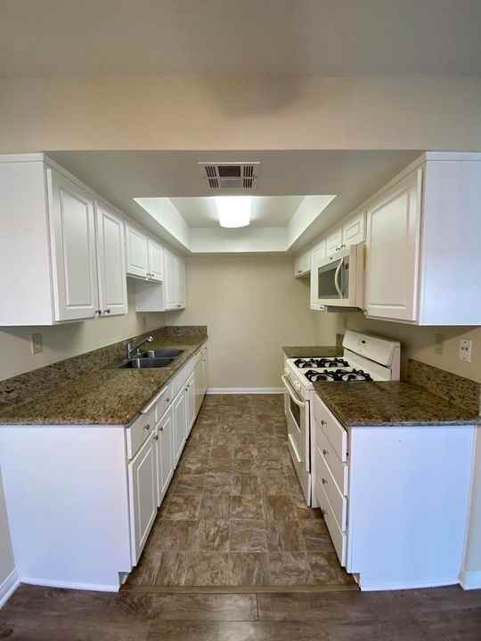 2901 West Victory - Photo 2 of 22