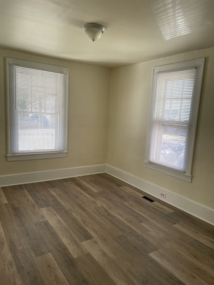 3918 Plainview Rd #NA - Photo 5 of 11