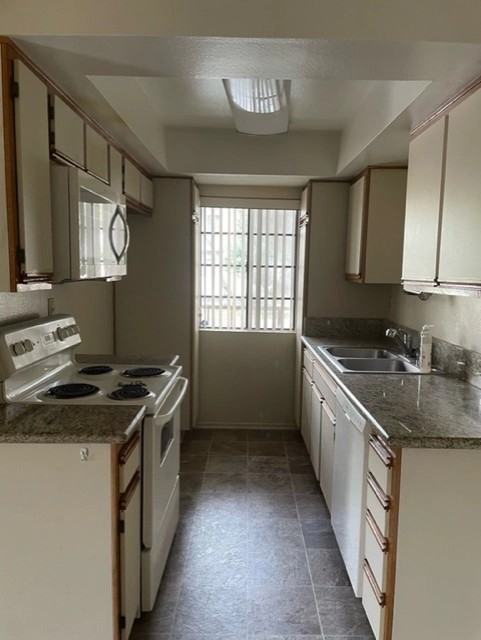 300 East Tujunga - Photo 6 of 50