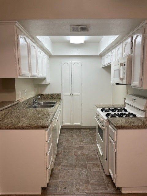 301 East Verdugo Ave - Photo 5 of 50