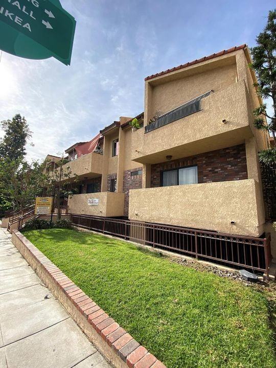 345 East Verdugo Ave - Photo 2 of 5
